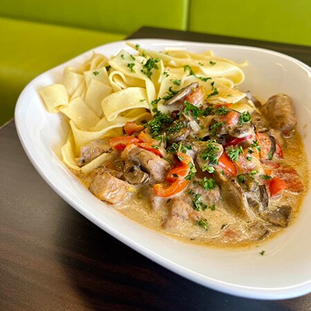 Am Freitag haben wir unseren Schnitzeltopf im Tagesangebot